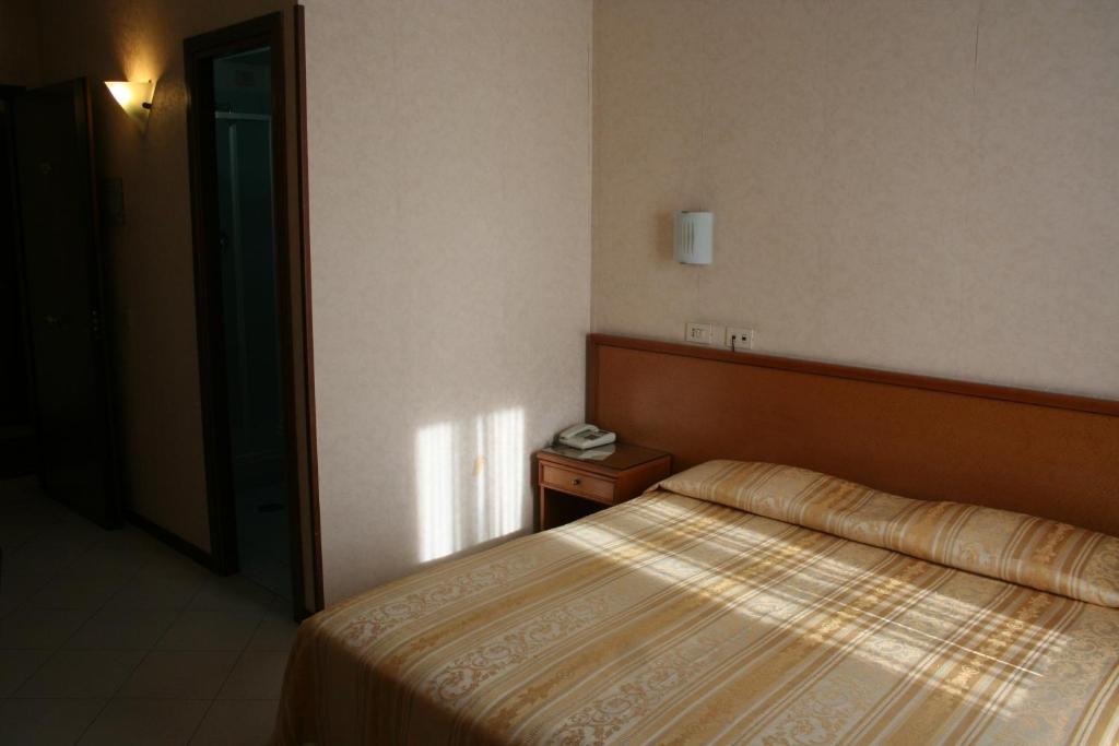 Hotel Citta 2000 Рим Екстер'єр фото